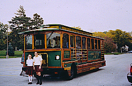 trolley.jpg (68534 bytes)